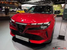 2024 Alfa Romeo Alfa Romeo Junior Veloce 54 kWh (282 bg) Electric 2