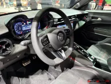 2024 Alfa Romeo Alfa Romeo Junior Veloce 54 kWh (282 bg) Electric 8