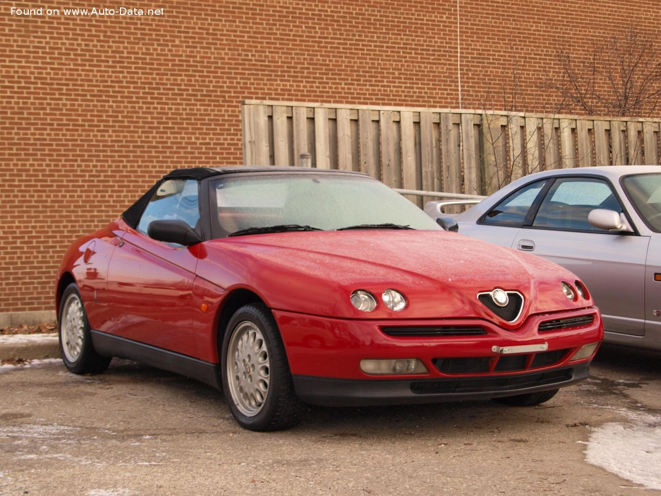 1995 Alfa Romeo Alfa Romeo Spider 2.0 Twin Spark (150 bg)
