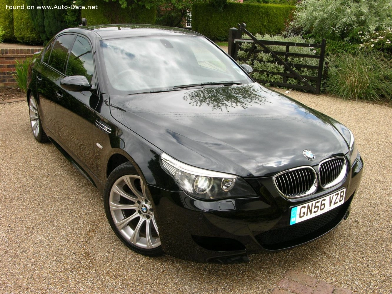 BMW M5 M5 (E60)