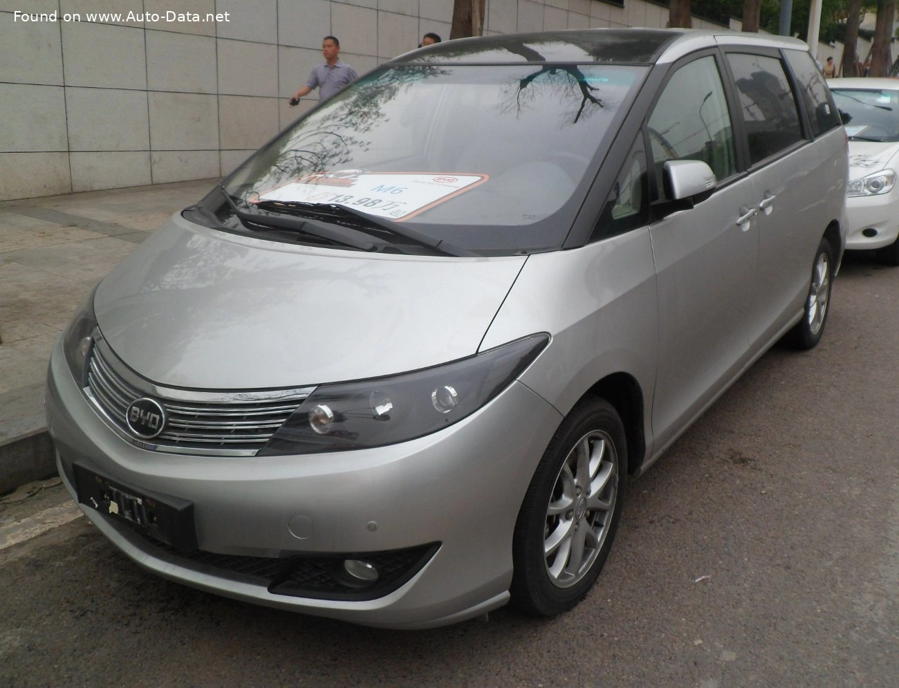 BYD M6 M6