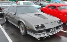 1982 Chevrolet Camaro 5.7 V8 TPI (230 bg) Automatic 3