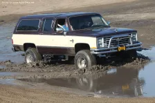 1973 Chevrolet Suburban 5.7L V8 (160 bg) 4