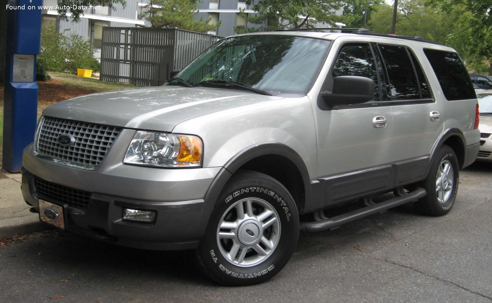 2003 Ford Expedition 4.6 i V8 16V 4WD (235 bg)