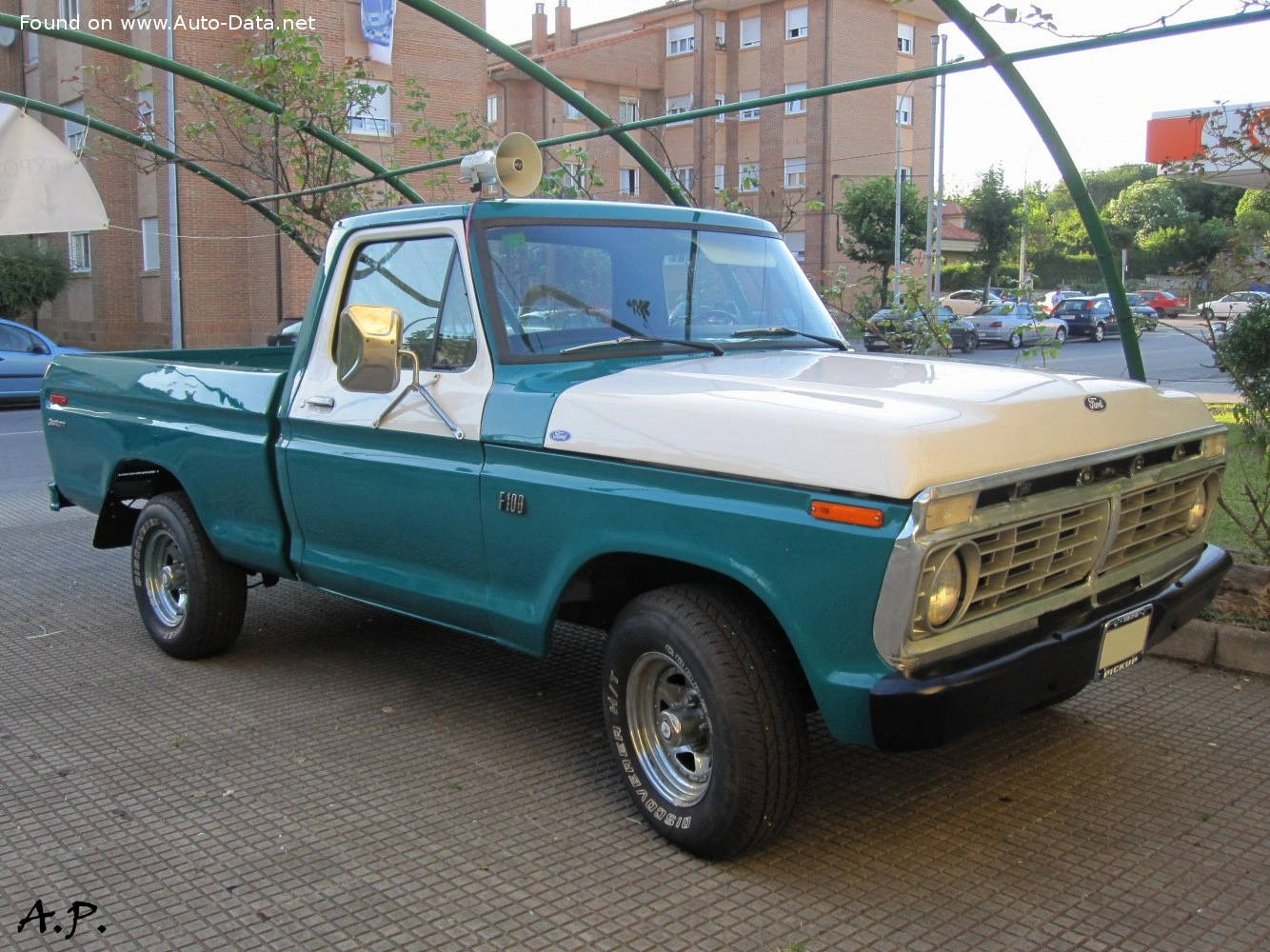 1973 Ford F-Series F-100/F-150 5.0 302 V8 (130 bg)