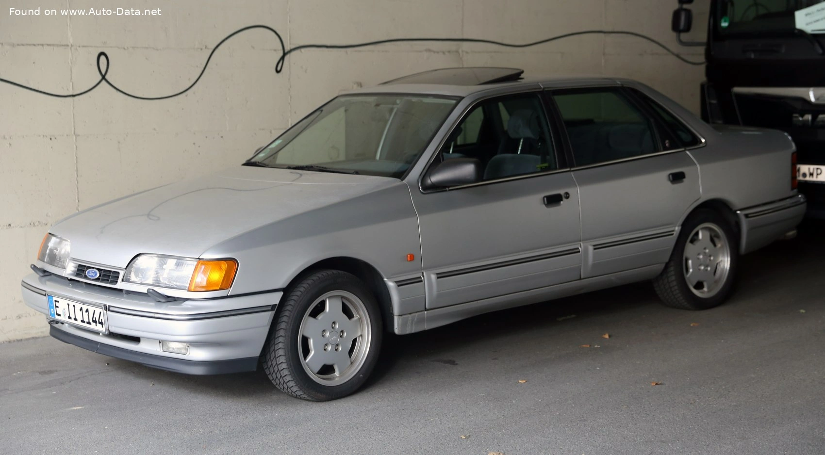 1985 Ford Scorpio 2.0i (120 bg)