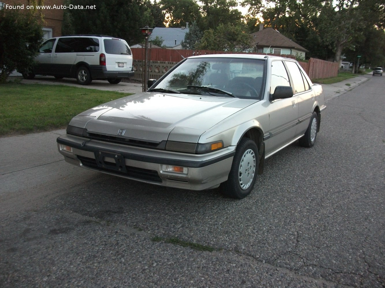 1985 Honda Accord 2.0 EX (CA5) (102 bg)