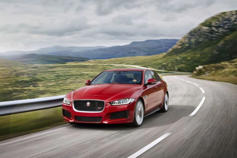 2015 Jaguar XE 2.0d (163 bg)