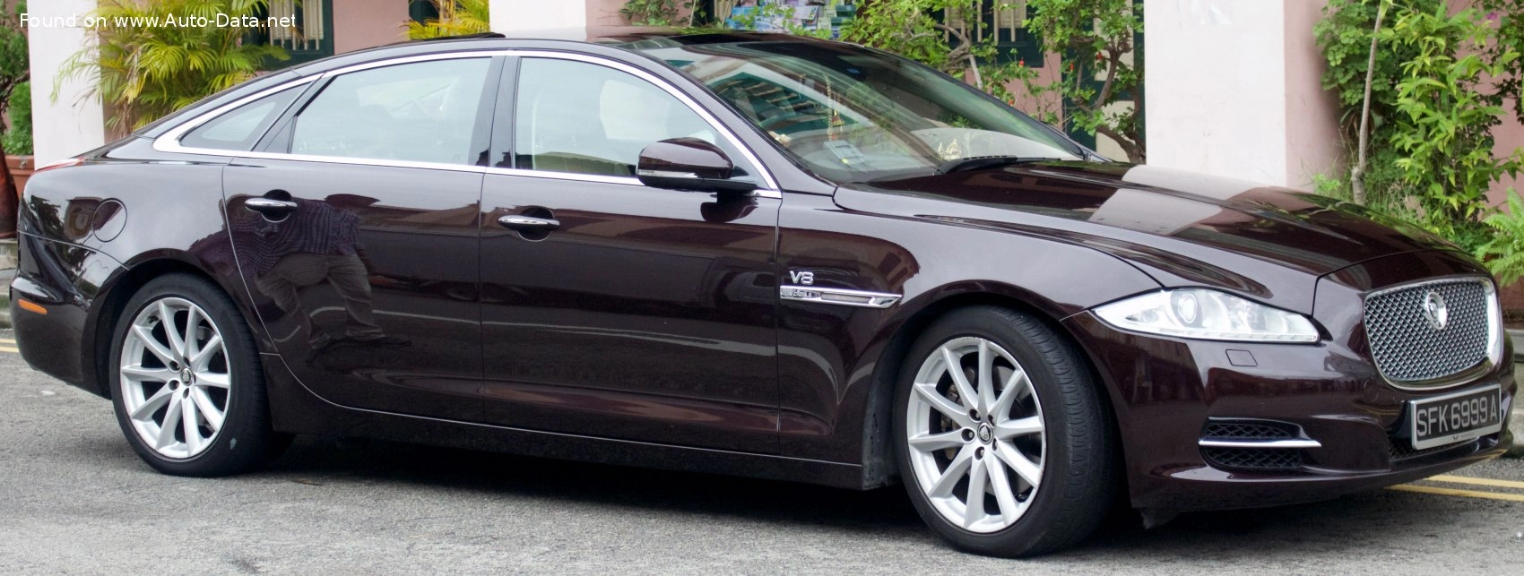 2009 Jaguar XJ 3.0d V6 (275 bg) Automatic 8-speed