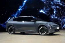 2025 Kia EV4 81.4 kWh (204 bg) Long Range 8