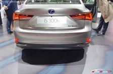 Lexus 300h (223 bg) Hybrid e-CVT (2016)