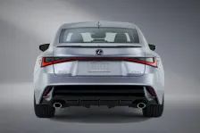 Lexus 300h (223 bg) Hybrid e-CVT (2020)