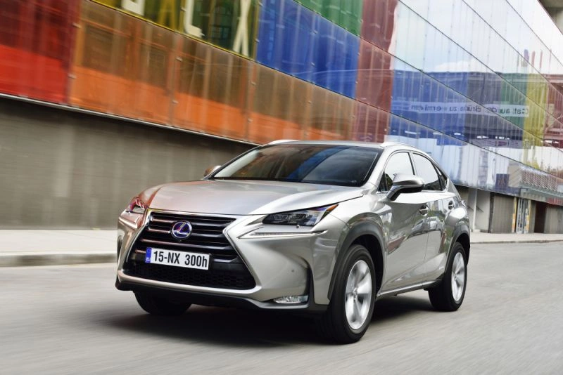 Lexus NX NX I (AZ10)