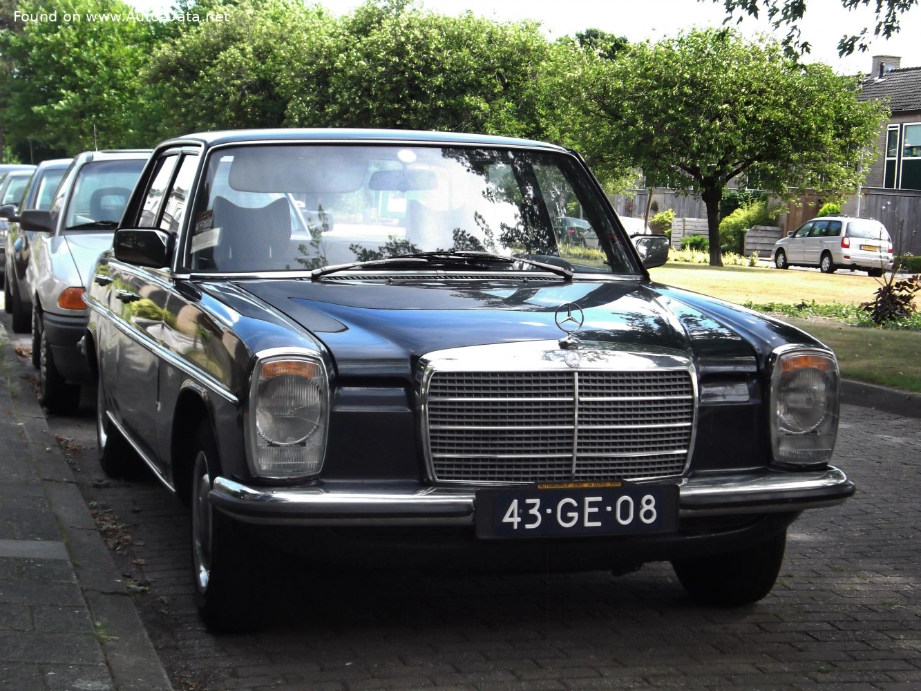 1973 Mercedes-Benz /8 280 (160 bg)