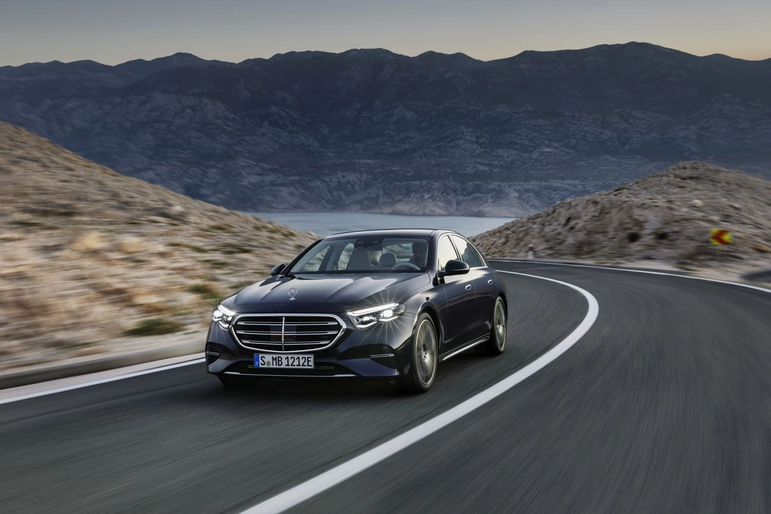 2023 Mercedes-Benz E-Serisi E 300e (313 bg) Plug-in Hybrid 4MATIC 9G-TRONIC