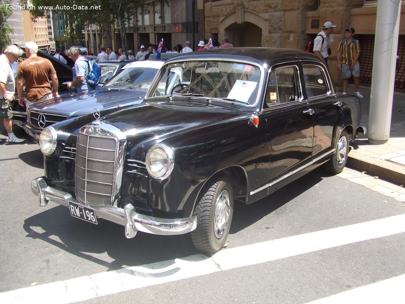 Mercedes-Benz Ponton W121 Sedan