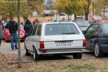 Mercedes-Benz 300 TD (88 bg) Automatic (1977)