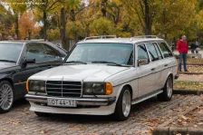 1977 Mercedes-Benz W123 300 TD Turbodiesel (125 bg) Automatic 1