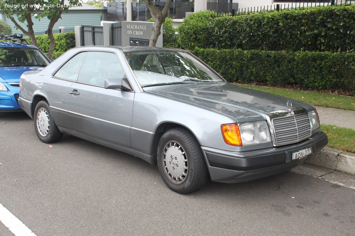 1987 Mercedes-Benz W124 300 CE (180 bg)