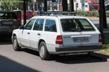 1989 Mercedes-Benz W124 230 TE (132 bg) Automatic 2