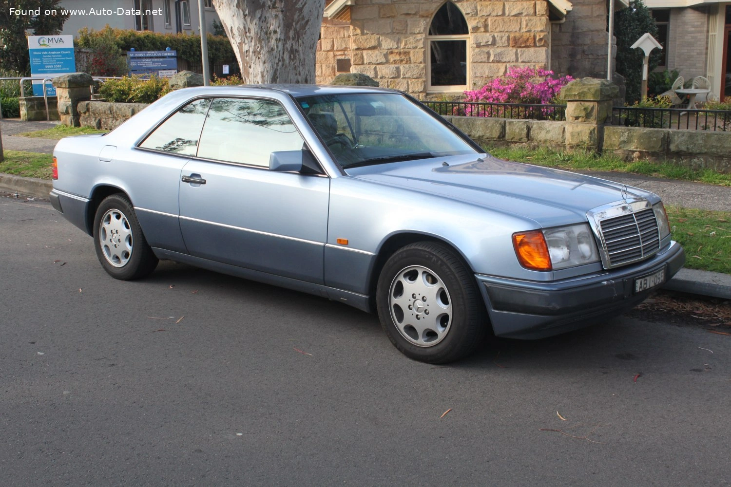 1989 Mercedes-Benz W124 300 CE (180 bg) Automatic