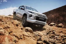 Mitsubishi 2.3d (150 bg) 4WD (2019)