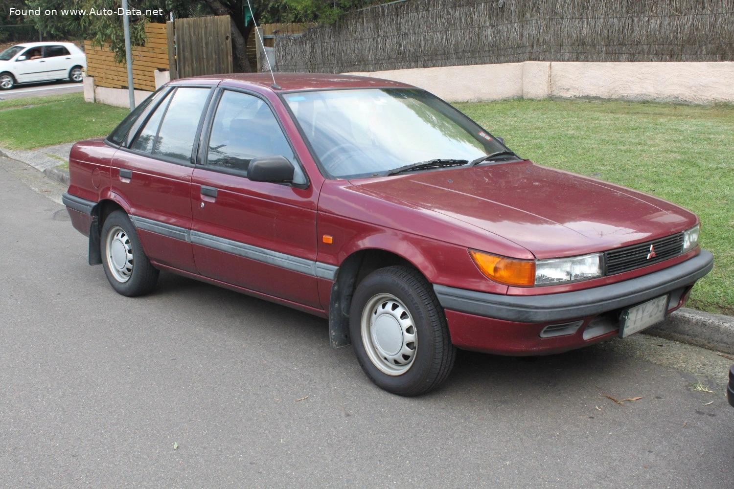 1988 Mitsubishi Lancer 1.3 (70 bg)