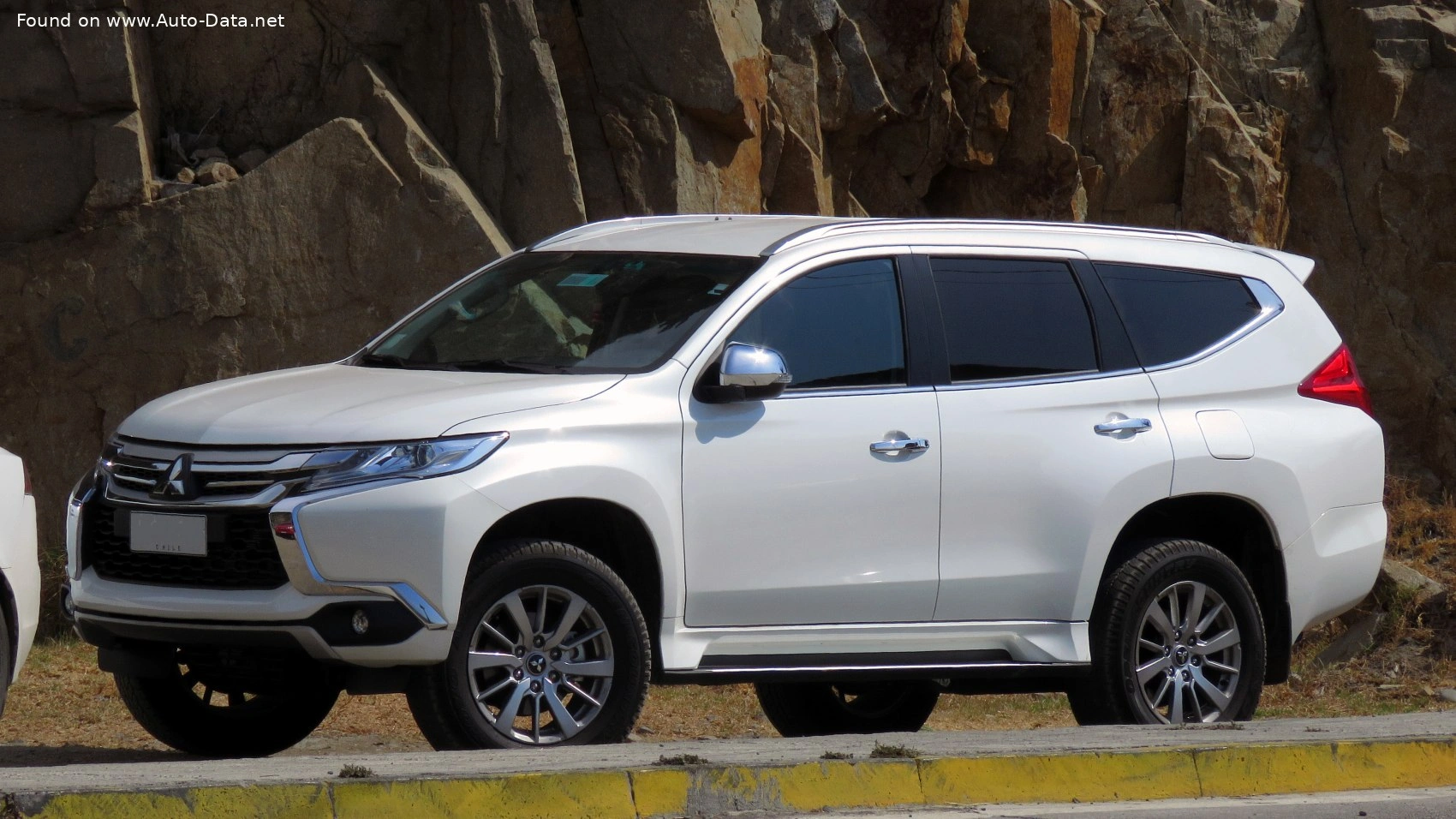 2015 Mitsubishi Montero Sport 2.5 DI-D (136 bg)