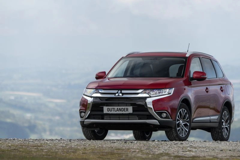 2015 Mitsubishi Outlander 2.0 MIVEC (203 bg) Plug-in Hybrid 4WD