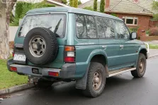 1990 Mitsubishi Pajero 2.8 TD GLX (125 bg) 3