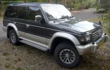 1990 Mitsubishi Pajero 2.8 TD GLX (125 bg) 6