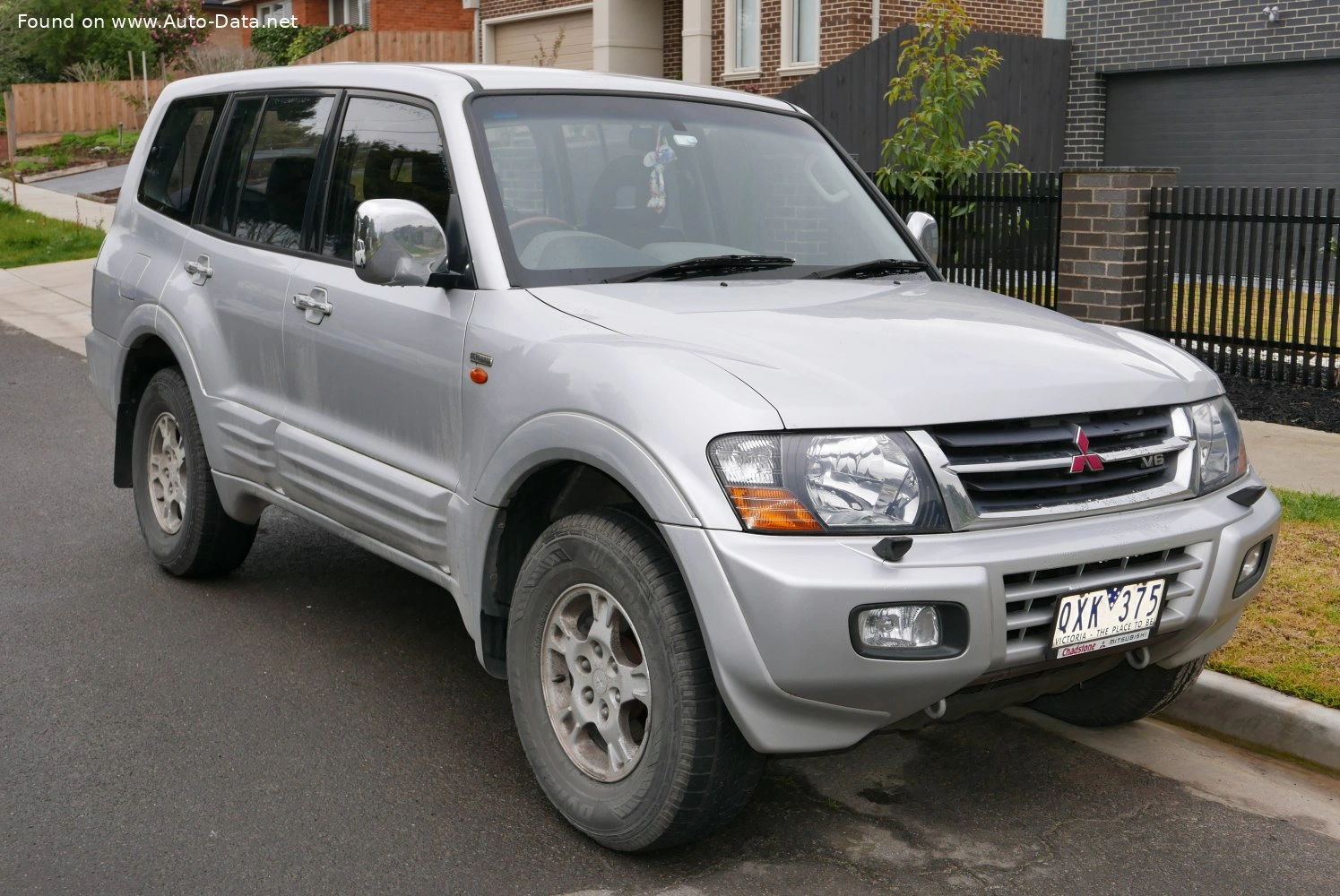 2000 Mitsubishi Pajero 3.5 V6 GDI (202 bg) 5 Seat
