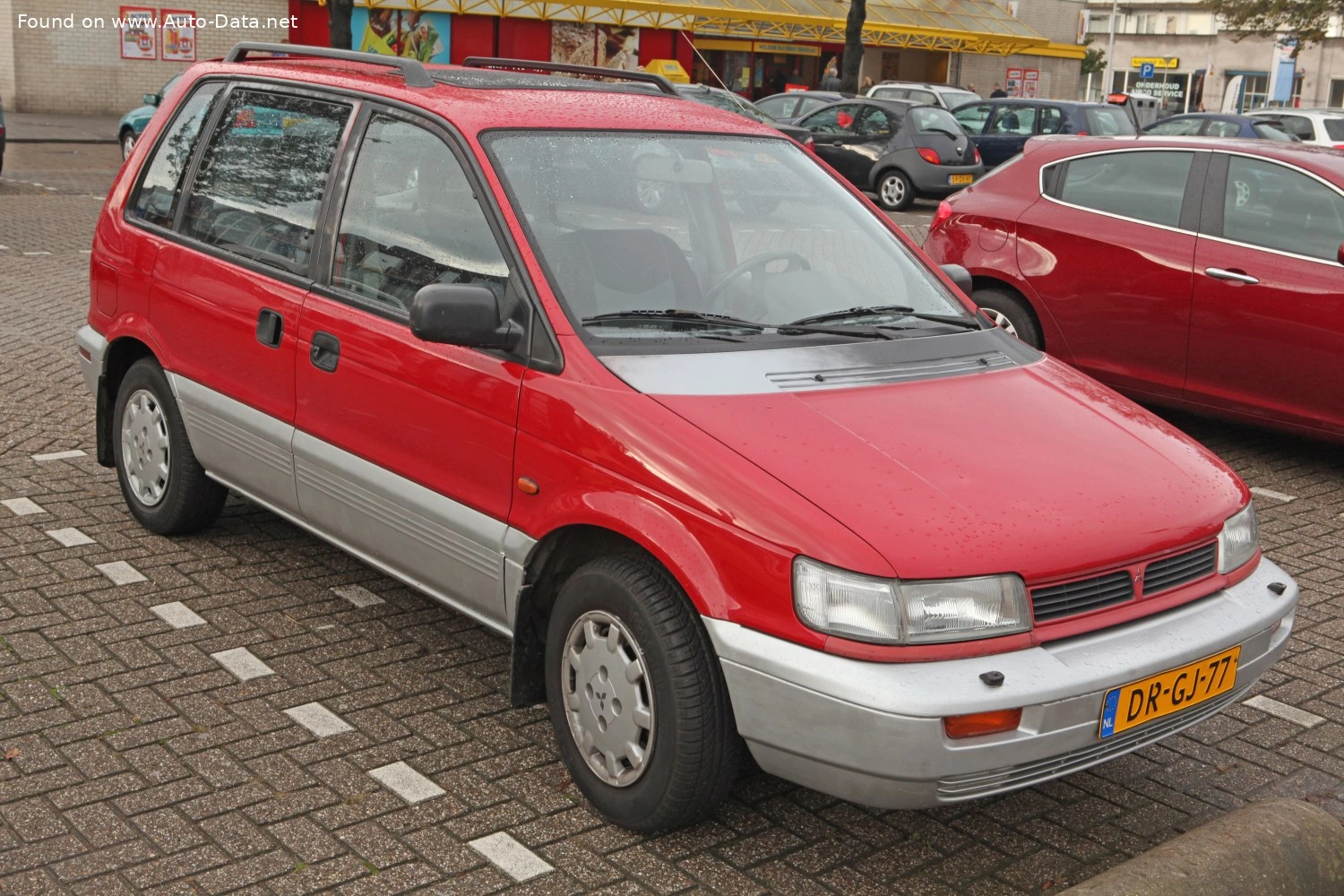 Mitsubishi Space Runner Space Runner (N1_W,N2_W)