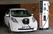 2010 Nissan Leaf 30 kWh (109 bg) 6