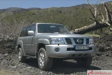 Nissan 4.8 (251 bg) 4x4 Automatic (2004)