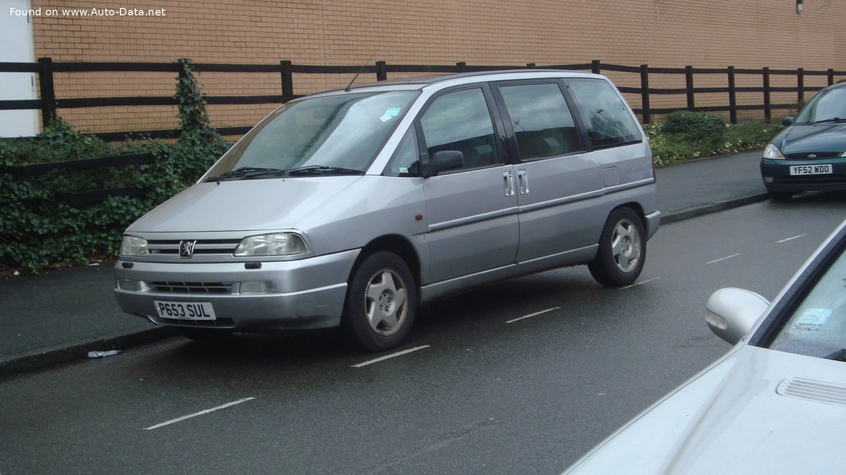 1994 Peugeot 806 2.0 16V (136 bg)