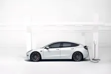 Tesla Long Range 80.5 kWh (441 bg) Dual Motor AWD (2020)