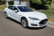Tesla 70D 70 kWh (328 bg) Dual Motor AWD (2012)