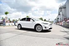 Tesla 90D 90 kWh (525 bg) Dual Motor AWD (2015)