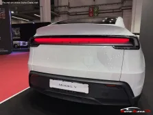 2025 Tesla Model Y 62.5 kWh (299 bg) 8