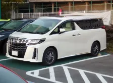 Toyota 2.5 (152 bg) Hybrid E-Four e-CVT (2018)