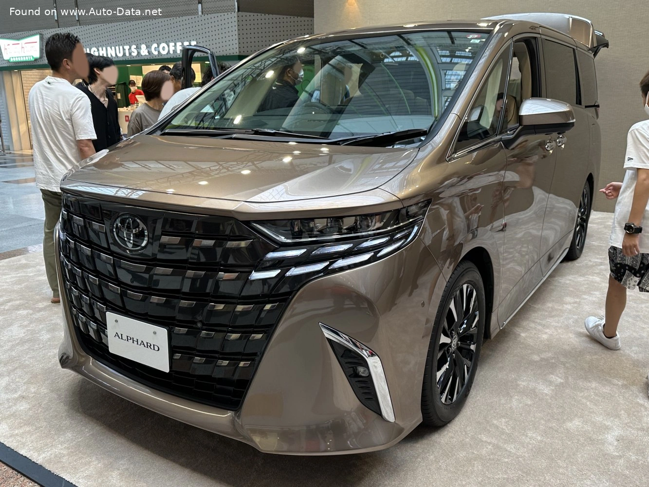 2023 Toyota Alphard 2.5 (182 bg) Super CVT-i