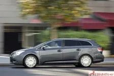 2009 Toyota Avensis 2.2 D-4D (150 bg) 8