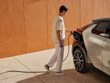2023 Toyota C-HR 2.0 (223 bg) Plug-in Hybrid e-CVT 5
