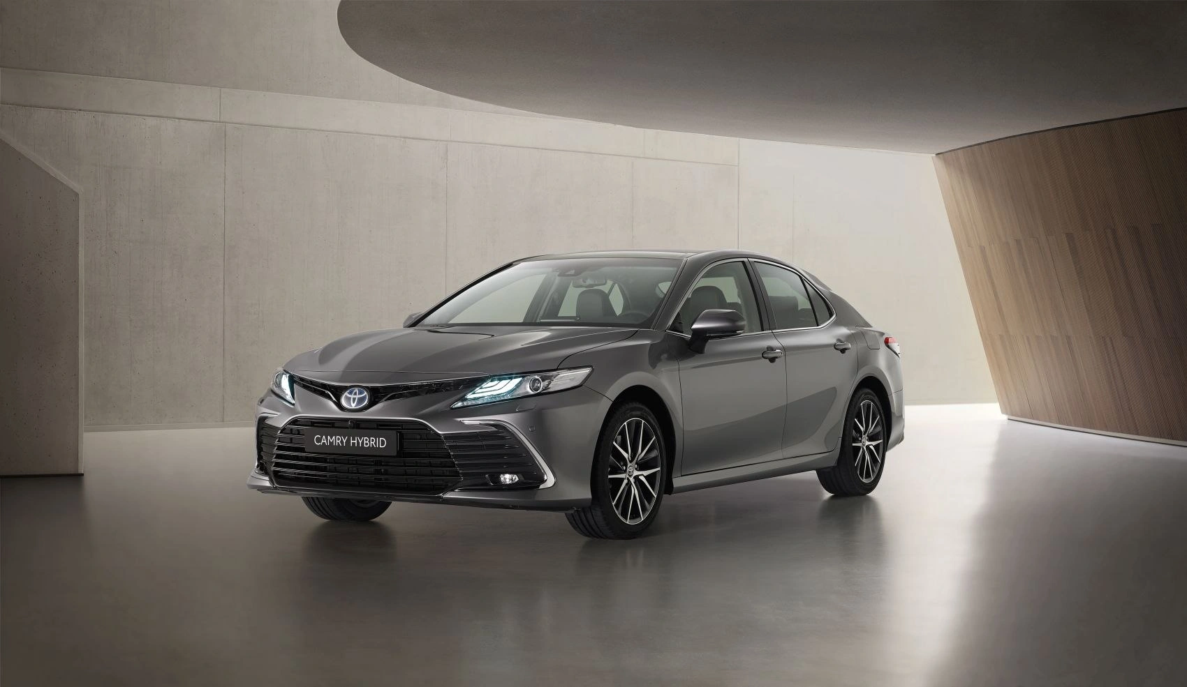 2020 Toyota Camry 3.5 V6 (301 bg) ECT-i