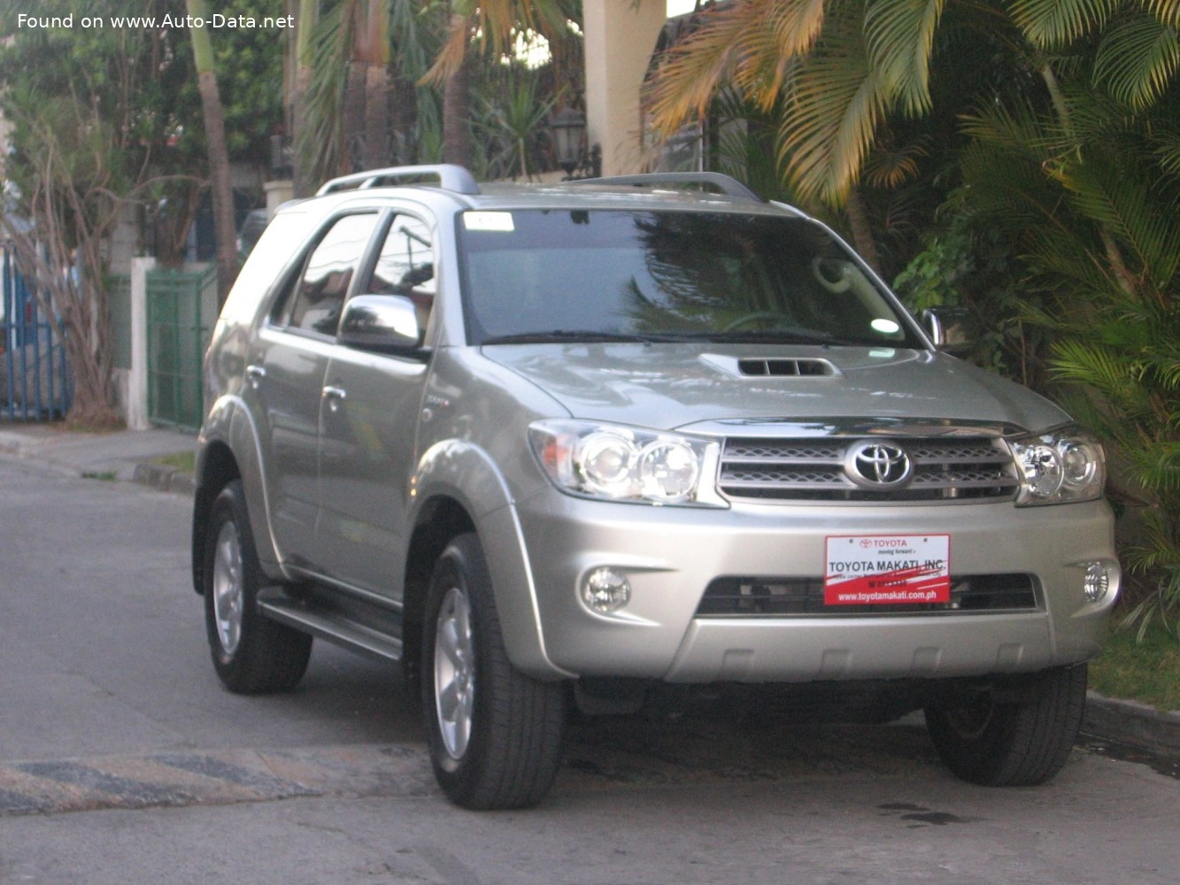 Toyota Fortuner Fortuner I (facelift 2008)