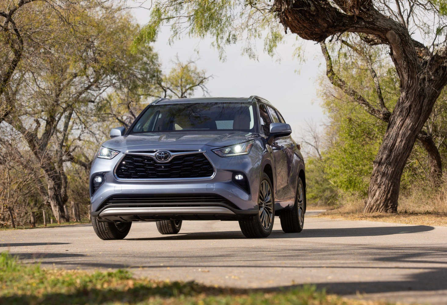 2020 Toyota Highlander 2.5 (243 bg) Hybrid AWD e-CVT