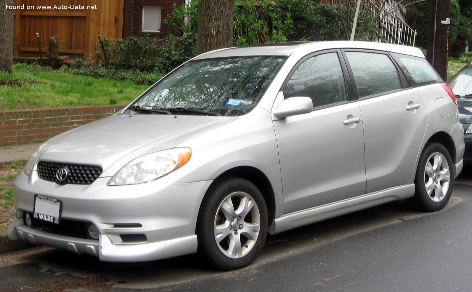 Toyota Matrix Matrix (E130)