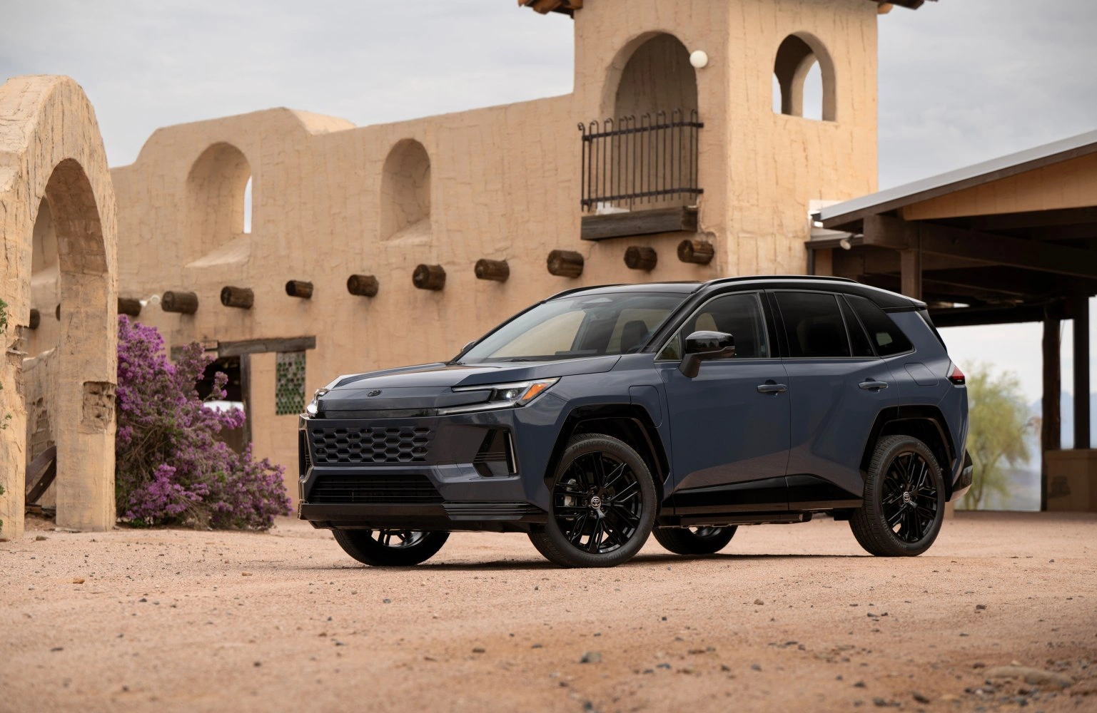 2025 Toyota RAV4 Woodland 2.5 (236 bg) Hybrid AWD ECVT